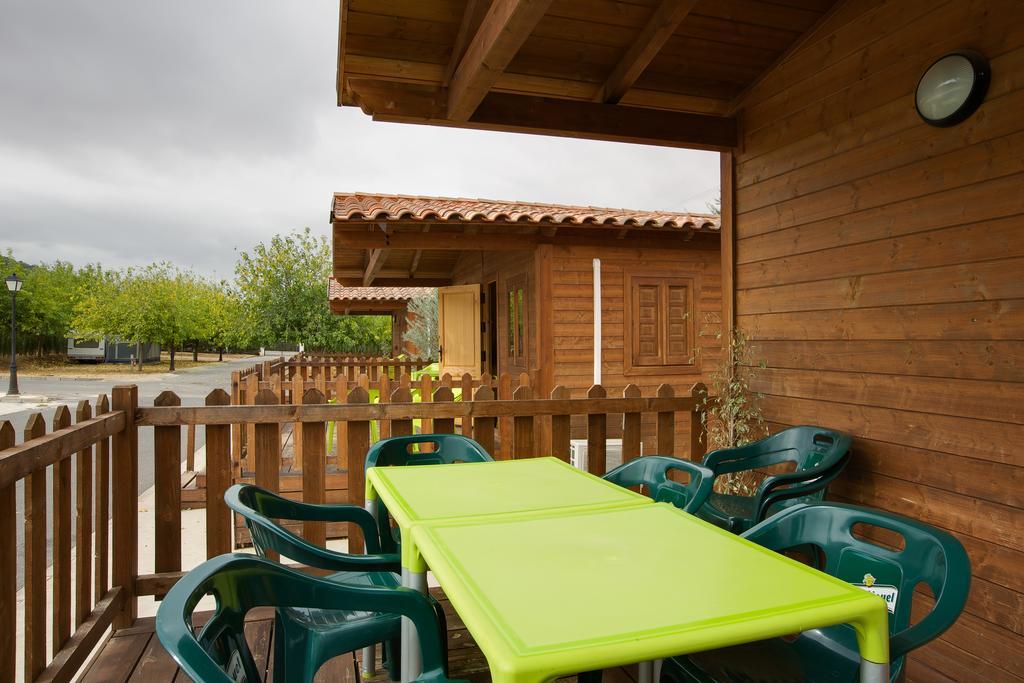 Camping la Sierrecilla Humilladero Esterno foto